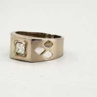 Ring man zircon (1)
