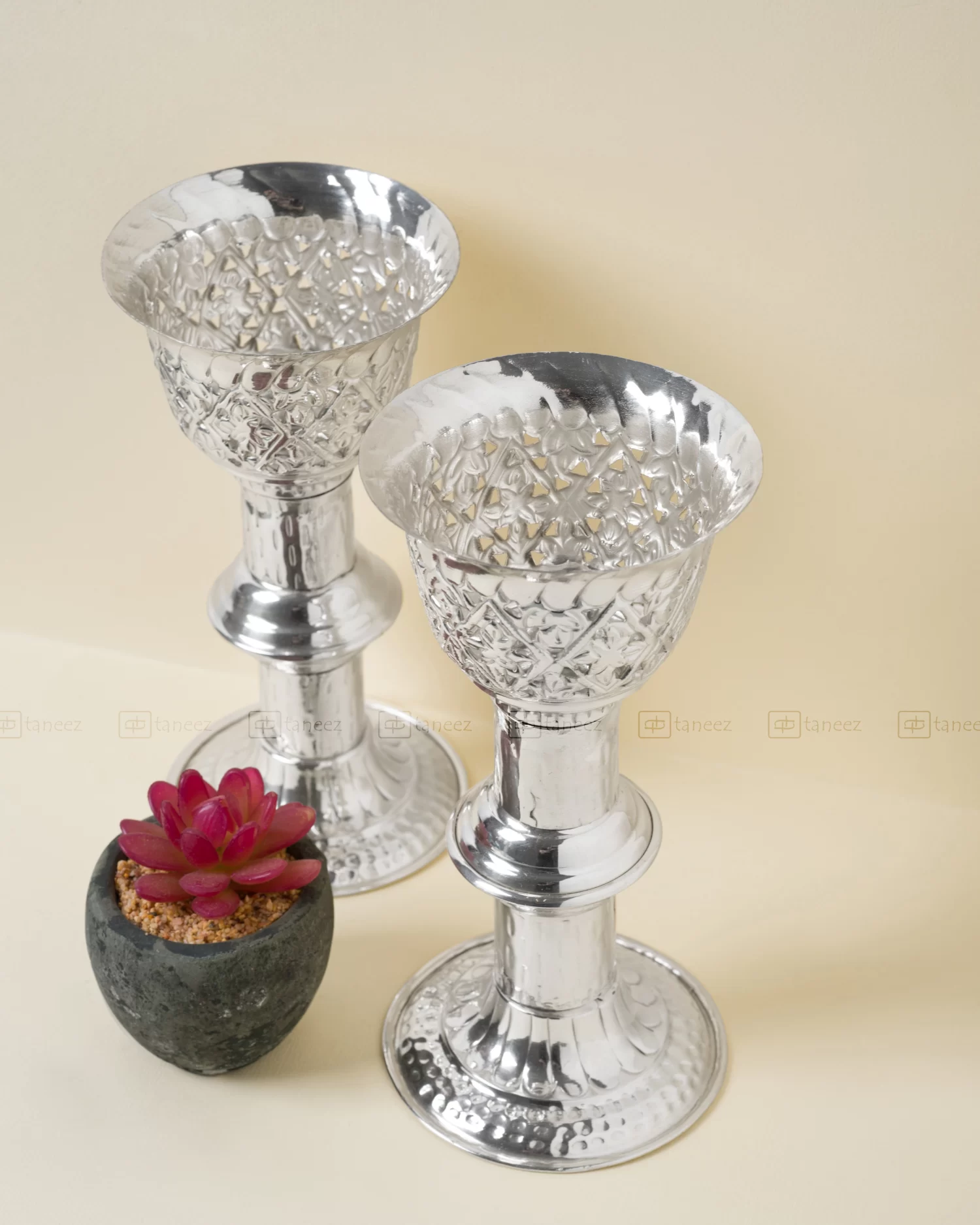 NINA CANDLE STAND PETITE-002