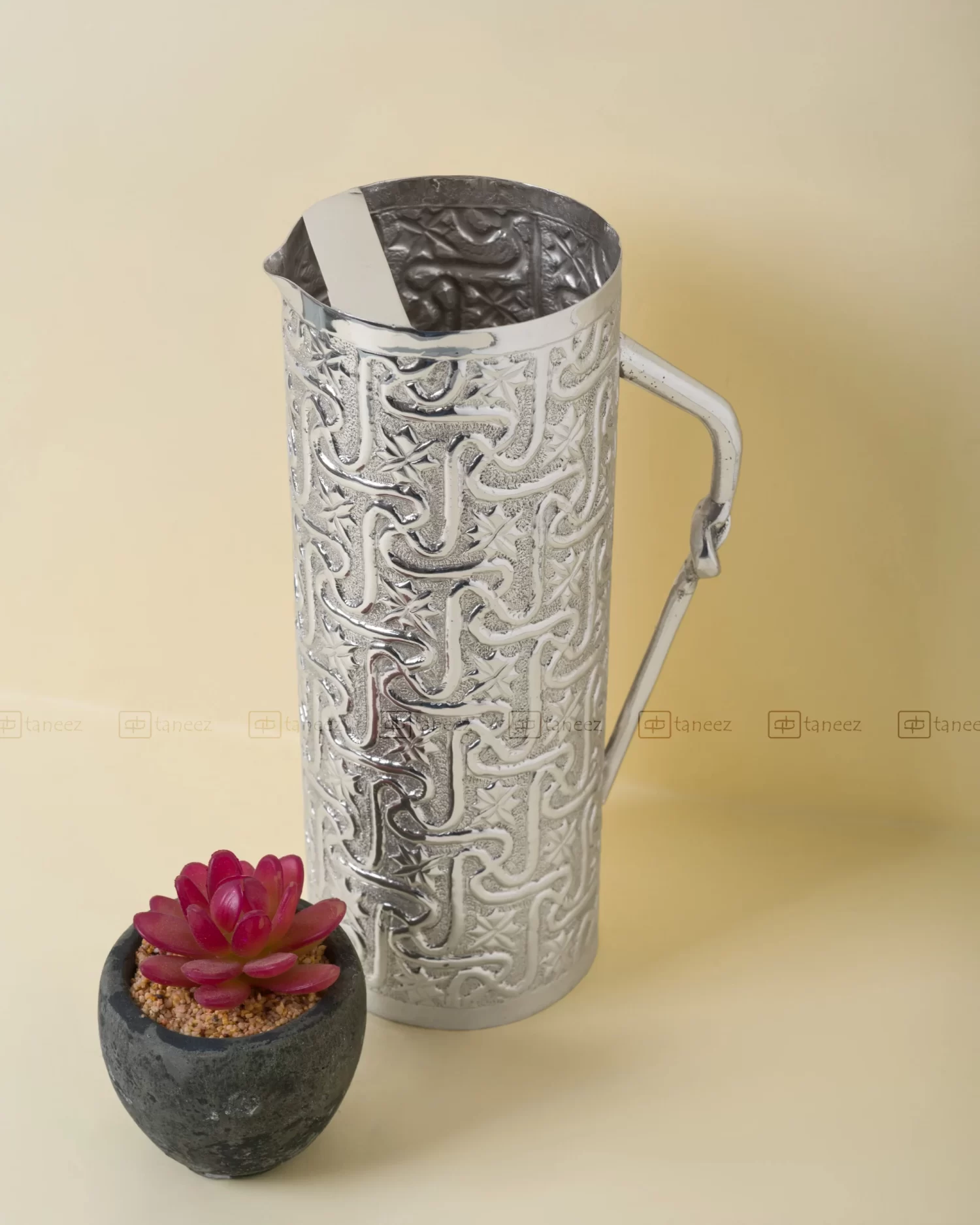 QATAR JUG V1-006