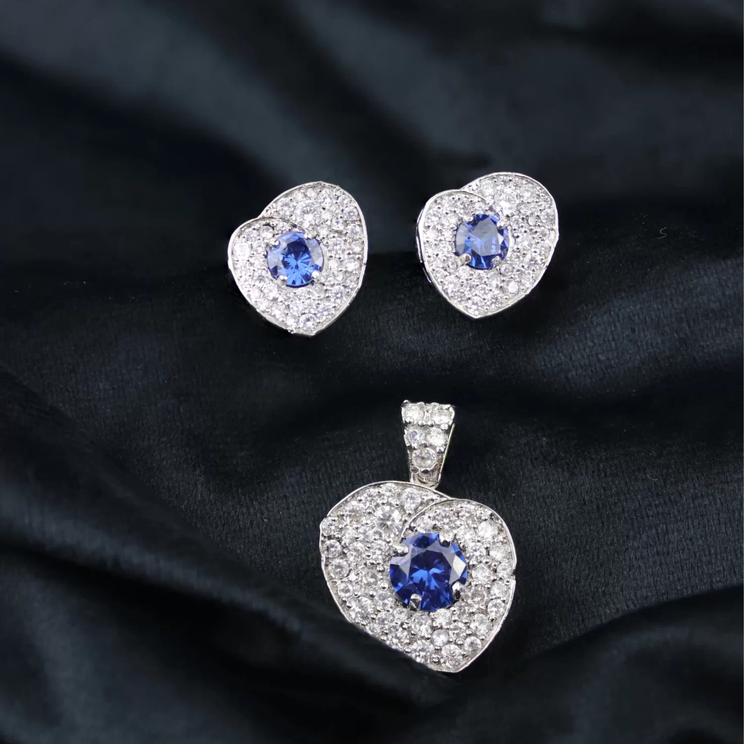 Arzhang Classic Heart Studded Pendant Set With Zircon Silver925